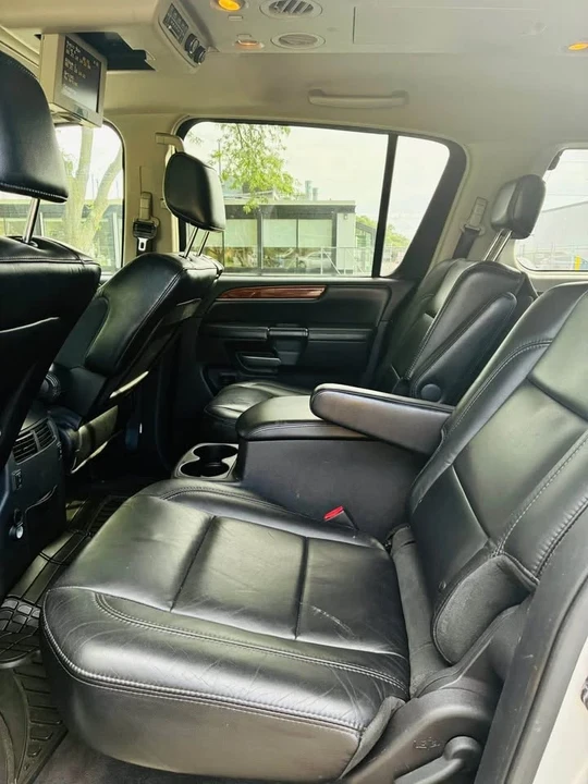 2010 Infiniti QX80 - Image 8 of 17