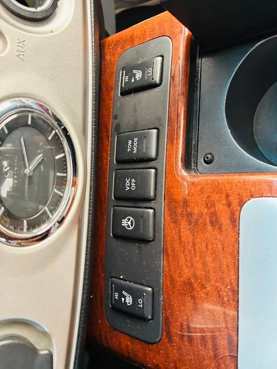 2010 Infiniti QX80 - Image 3 of 14