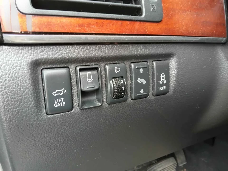 2010 Infiniti QX80 - Image 9 of 20
