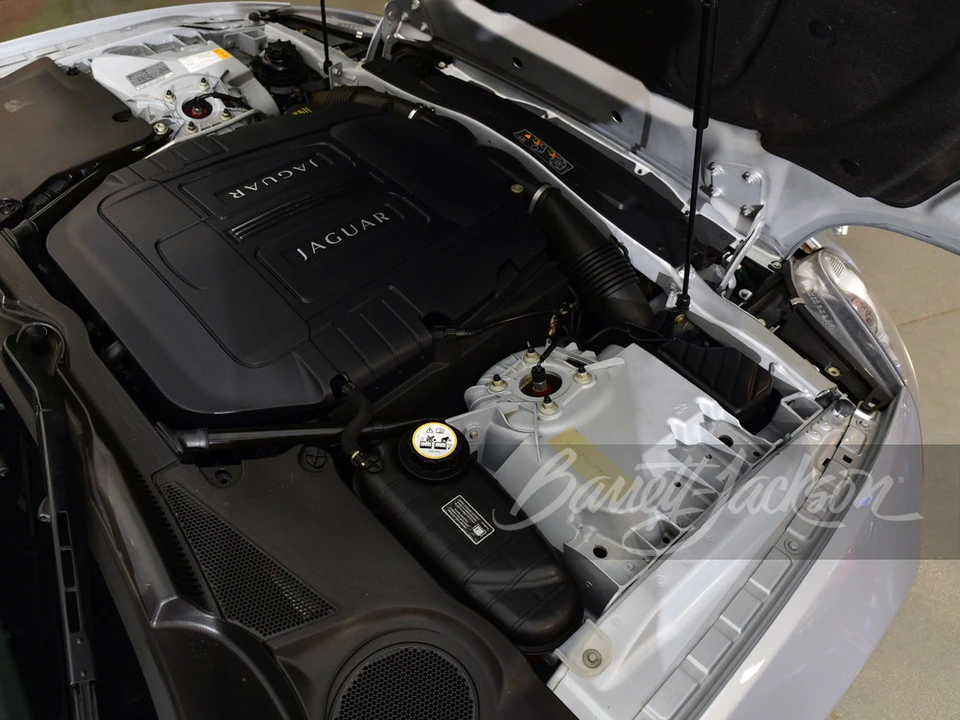 2010 Jaguar X150 XK - Image 7 of 25