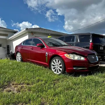 2010 Jaguar XF Luxury Sedan 4D