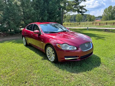 2010 Jaguar XF Luxury Sedan 4D