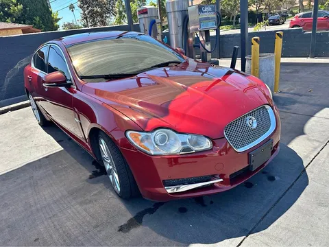 2010 Jaguar XF Luxury Sedan 4D