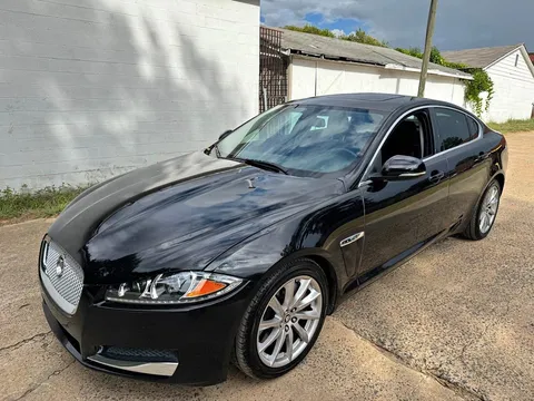 2010 Jaguar XF Luxury Sedan 4D