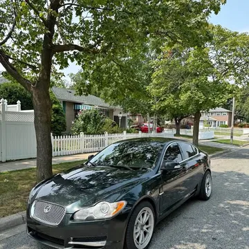 2010 Jaguar XF Premium Luxury