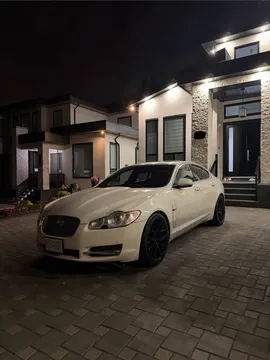 2010 Jaguar XF