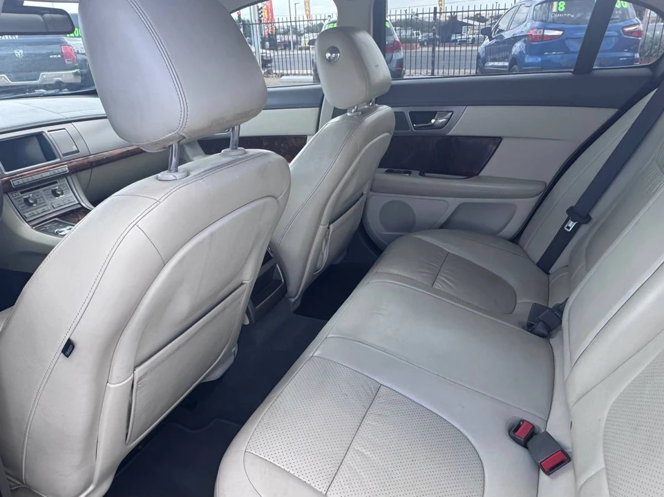 2010 Jaguar X250 XF - Image 5 of 12
