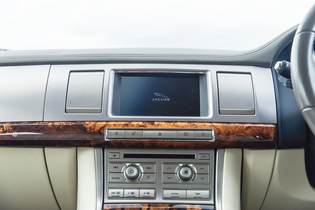 2010 Jaguar X250 XF - Image 29 of 30