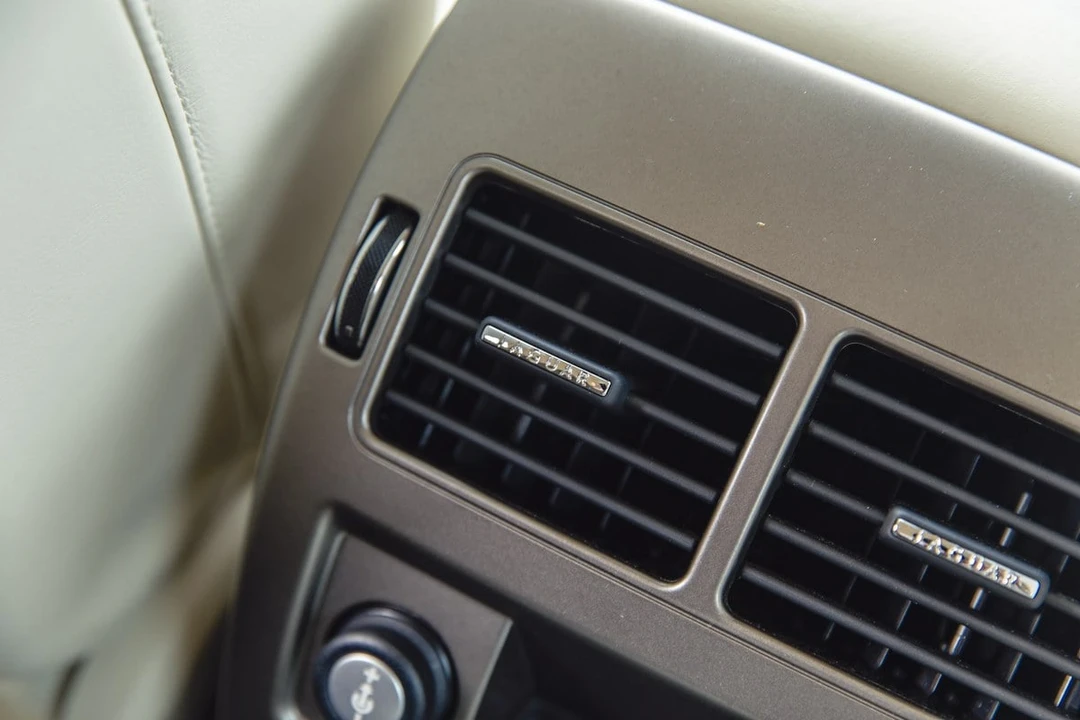 2010 Jaguar X250 XF - Image 27 of 30