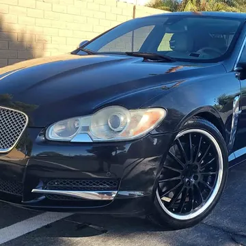 2010 Jaguar XF Premium Luxury Sedan 4D