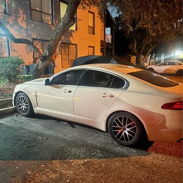 2010 Jaguar XF Premium Luxury Sedan 4D