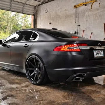 2010 Jaguar XF Premium Luxury Sedan 4D