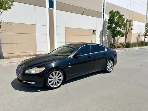 2010 Jaguar XF Premium Luxury Sedan 4D