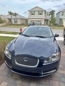 2010 Jaguar XF Premium Luxury Sedan 4D