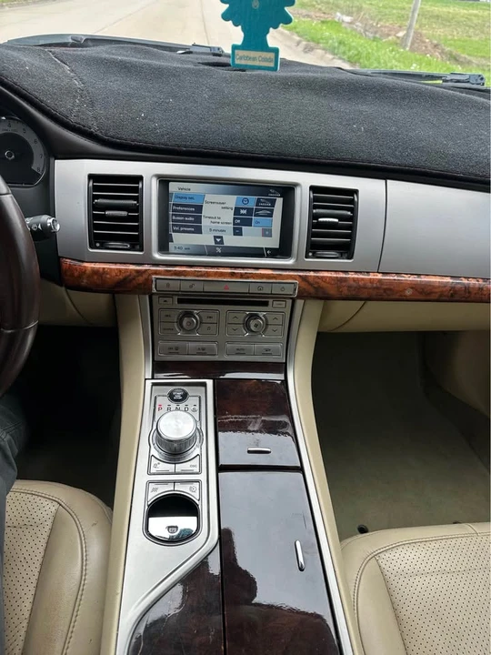 2010 Jaguar X250 XF - Image 8 of 12