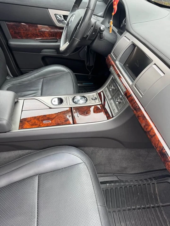 2010 Jaguar X250 XF - Image 9 of 10