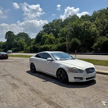 2010 Jaguar XF Sedan 4D