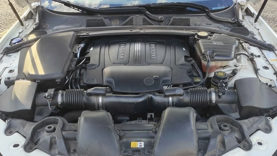 2010 Jaguar X250 XFR - Image 5 of 15