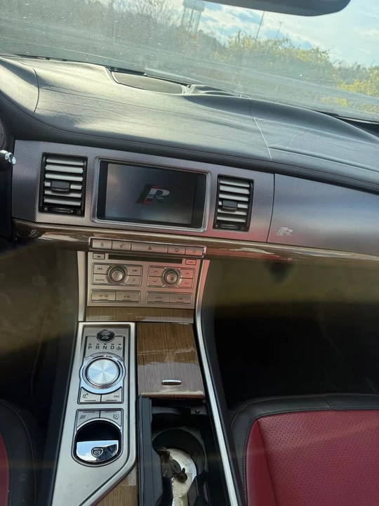 2010 Jaguar X250 XFR - Image 11 of 16