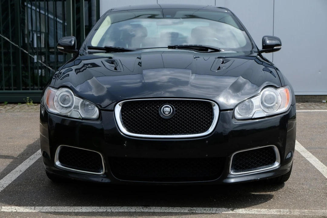 2010 Jaguar X250 XFR - Image 2 of 30