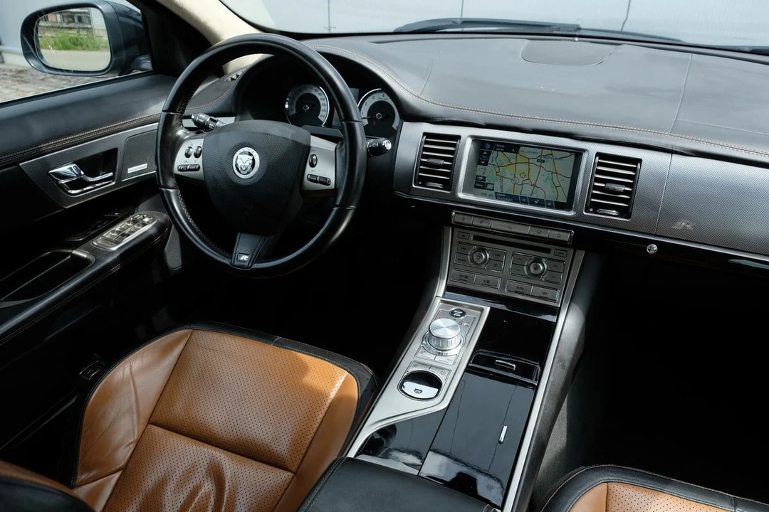 2010 Jaguar X250 XFR - Image 14 of 30