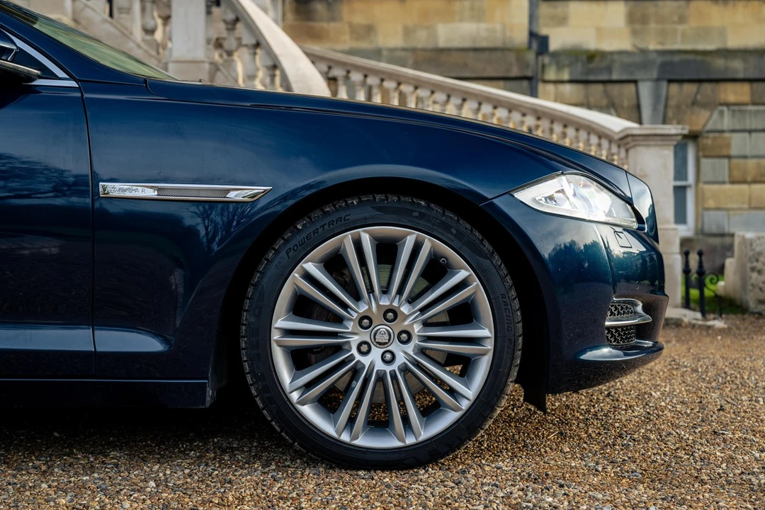2010 Jaguar X351 XJ - Image 12 of 30