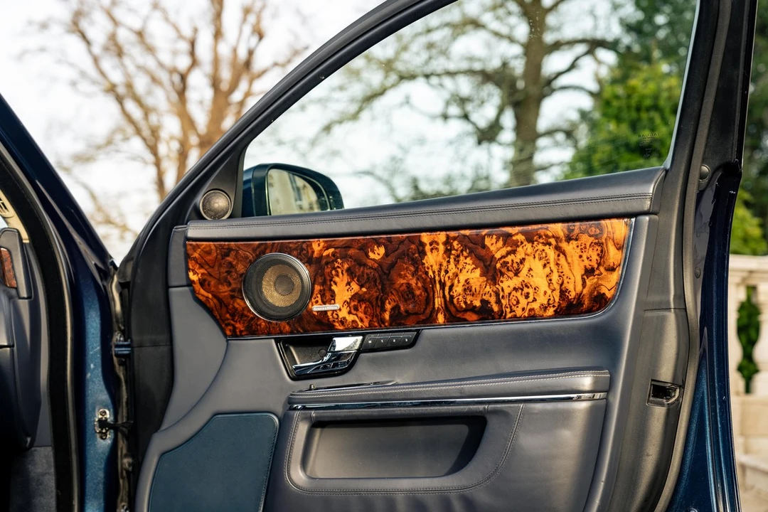 2010 Jaguar X351 XJ - Image 8 of 30