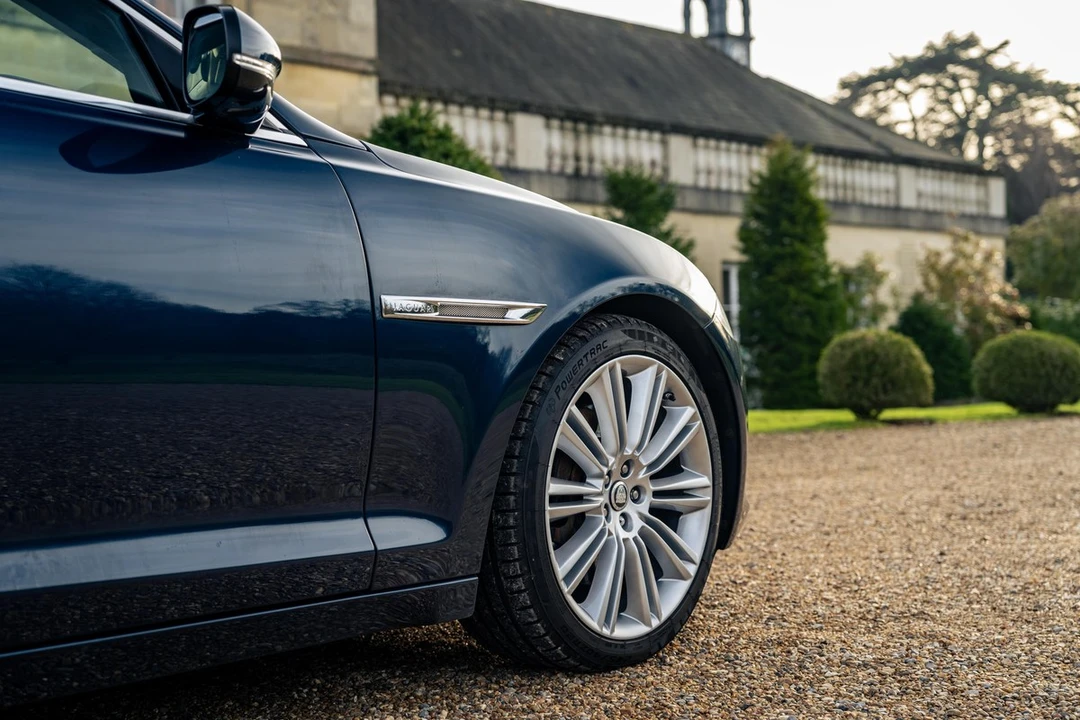 2010 Jaguar X351 XJ - Image 11 of 30