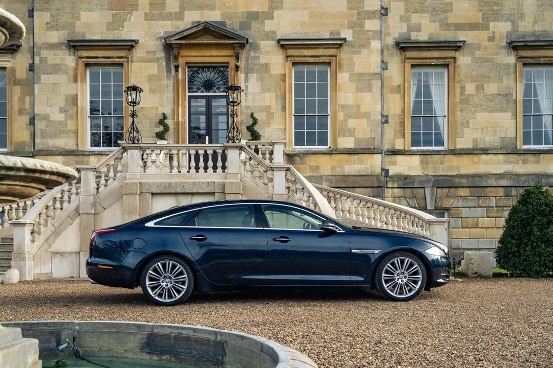 2010 Jaguar X351 XJ - Image 26 of 30