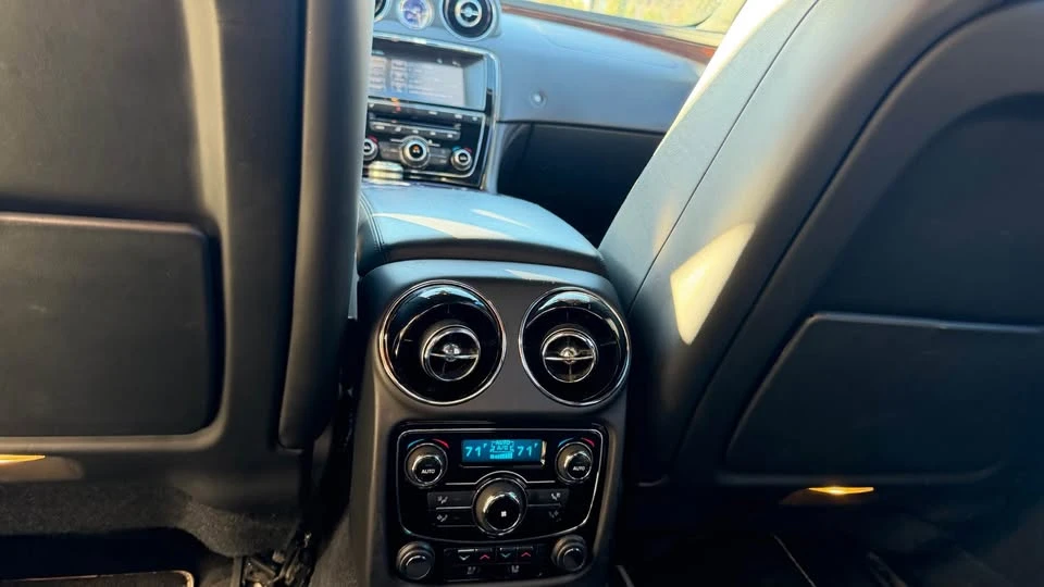 2010 Jaguar XJ Series 4 - Image 16 of 20