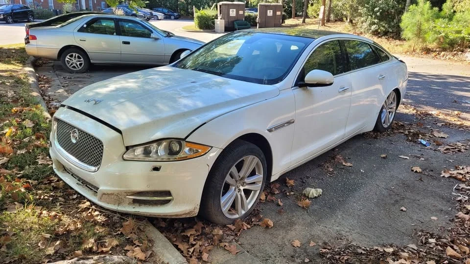 2010 Jaguar X351 XJ - Image 2 of 11