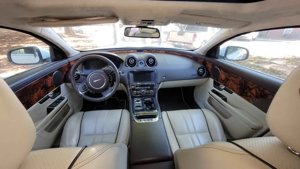 2010 Jaguar X351 XJ - Image 5 of 11