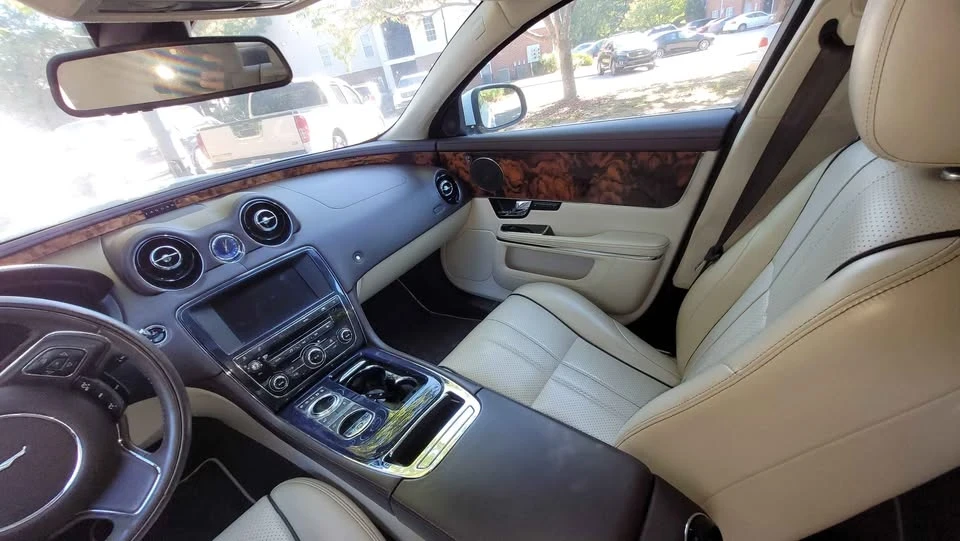 2010 Jaguar X351 XJ - Image 6 of 11