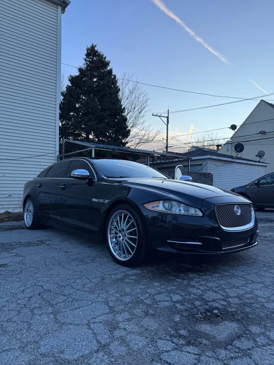 2010 Jaguar X351 XJ - Image 2 of 9