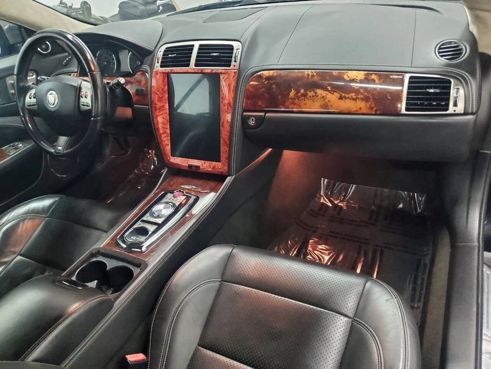 2010 Jaguar X150 XK - Image 11 of 17