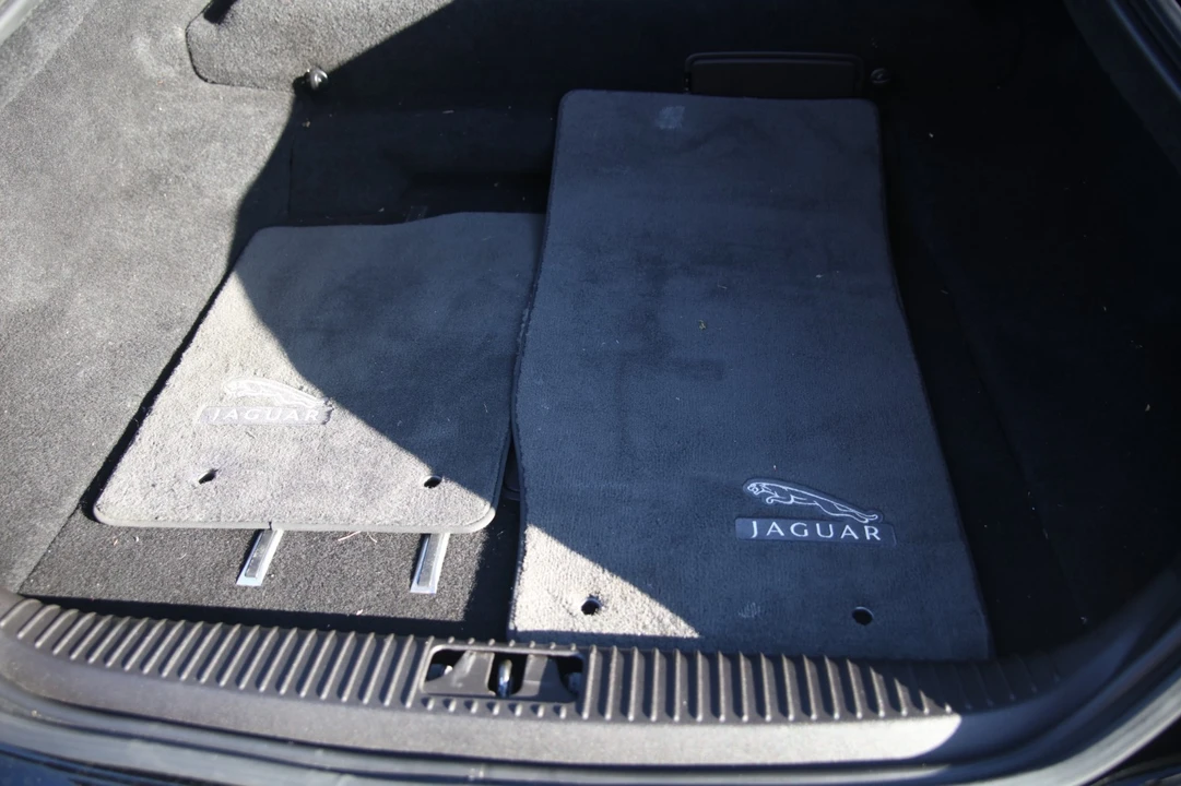 2010 Jaguar X150 XK - Image 16 of 21