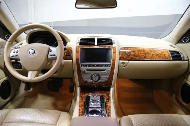 2010 Jaguar X150 XK - Image 9 of 21