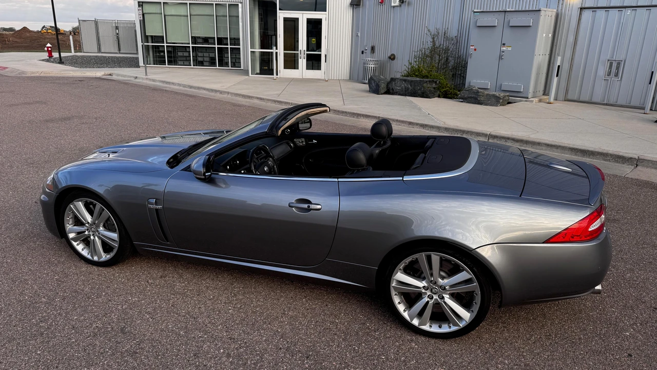 2010 Jaguar X150 XKR - Image 14 of 31