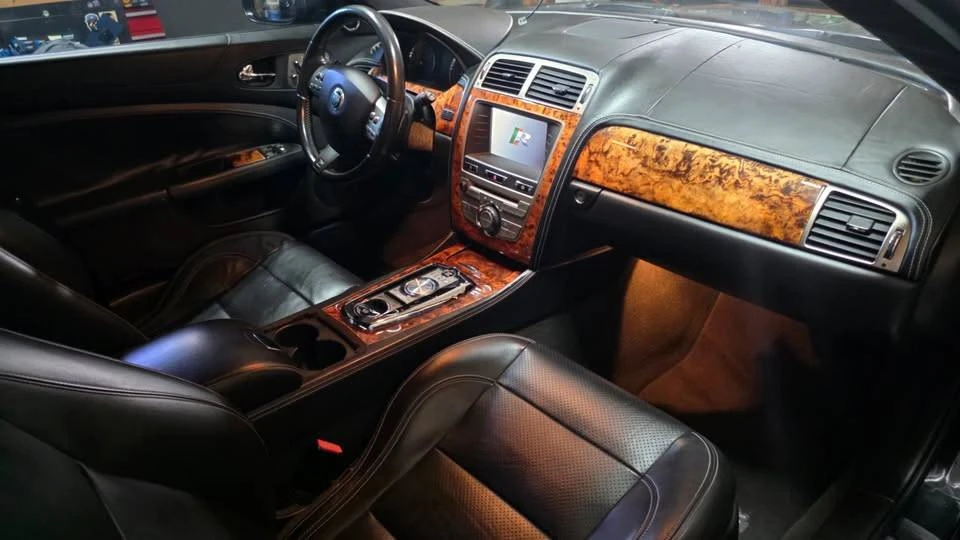 2010 Jaguar X150 XKR - Image 9 of 18