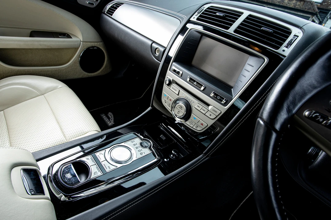 2010 Jaguar X150 XKR - Image 28 of 31