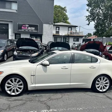 2010 Jaguar XF Luxury