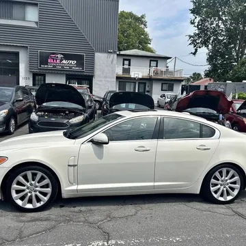 2010 Jaguar XF Luxury