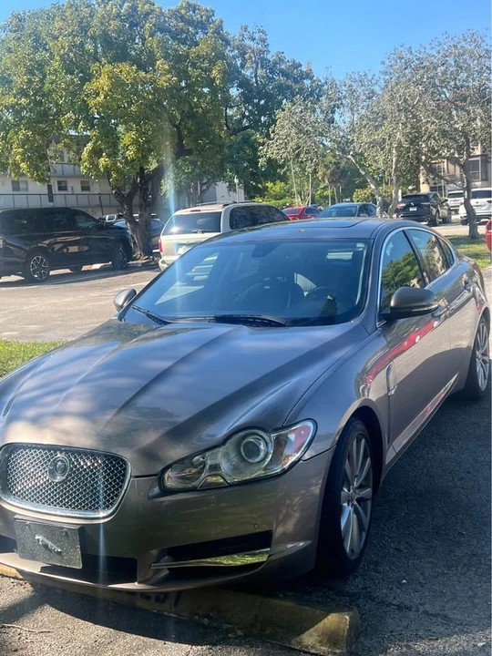 2010 Jaguar - Image 5 of 11