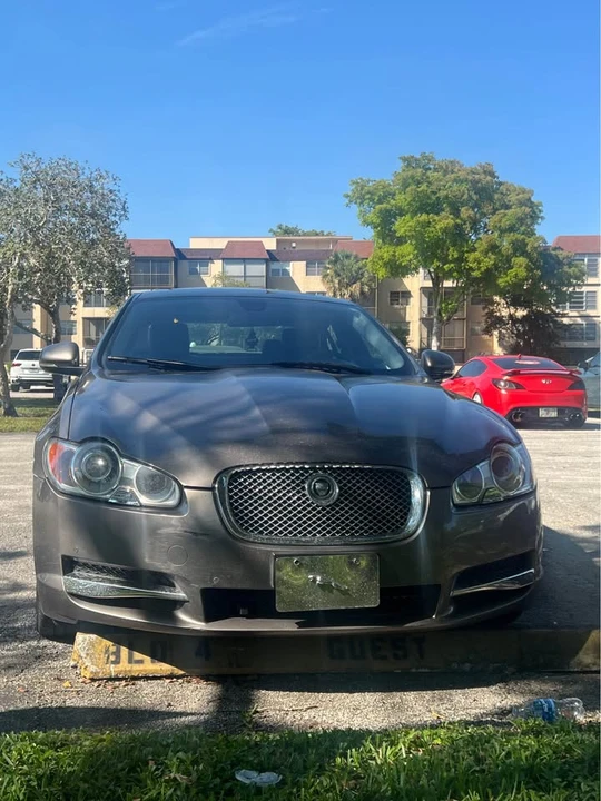 2010 Jaguar - Image 4 of 11