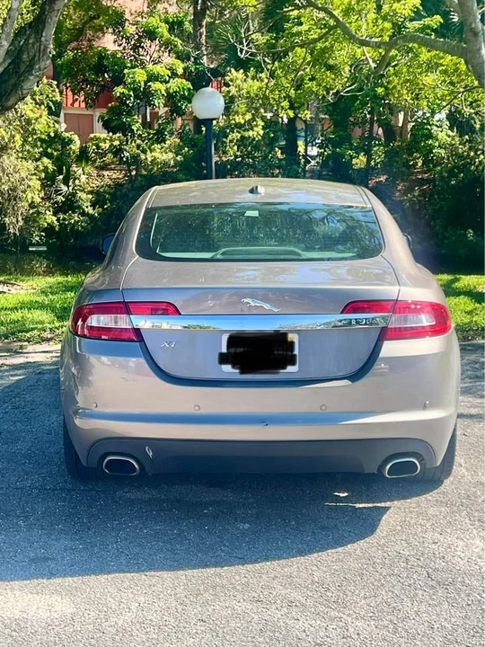 2010 Jaguar - Image 2 of 11