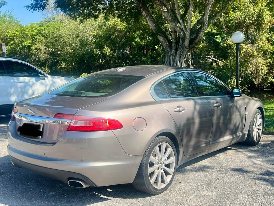2010 Jaguar - Image 3 of 11