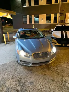 2010 Jaguar XF Luxury Sedan