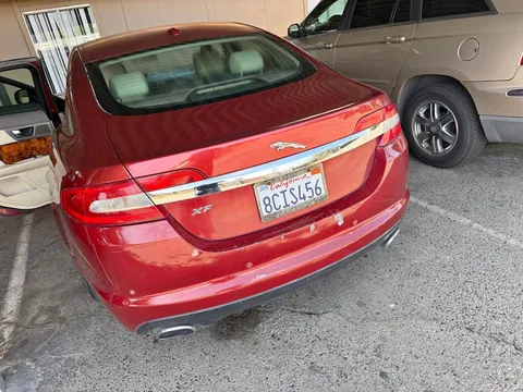 2010 Jaguar XF Luxury Sedan