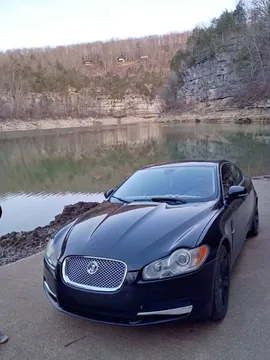 2010 Jaguar XF Premium Luxury Sedan