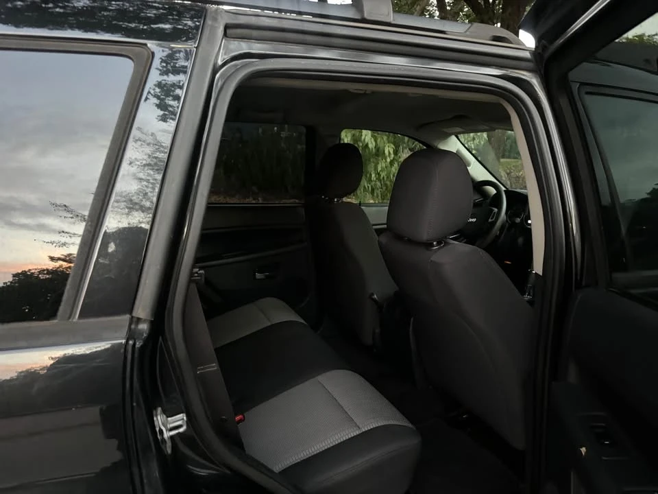 2010 Jeep Cherokee - Image 4 of 11